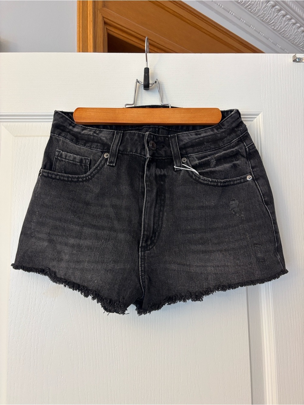 NWT Dynamite Paige High-Waisted Cut-Off Denim Shorts - Black Pepper - Size 25